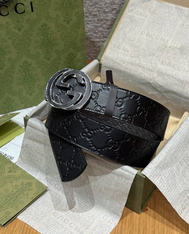 Interlocking Double G Buckle Reversible Belt This interlocking double G buckle b Interlocking Double G Buckle Reversible Belt This interlocking double G buckle b