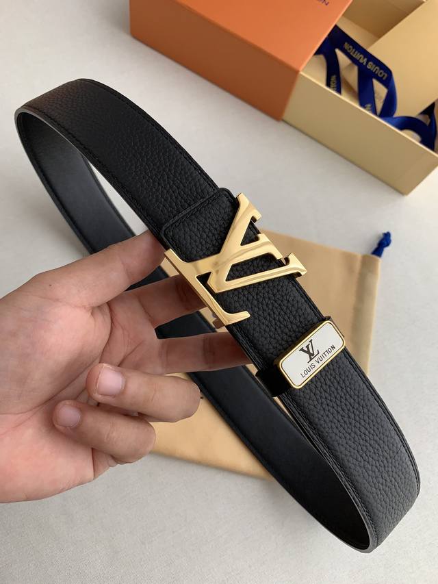 Product Name: Louis Vuitton Original Item Model: Reversible Hook, Actual Product