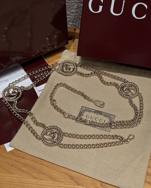 Giorgio Armani Double-Chain Belt With Charm Round Double G Chunky Chain Belt Col