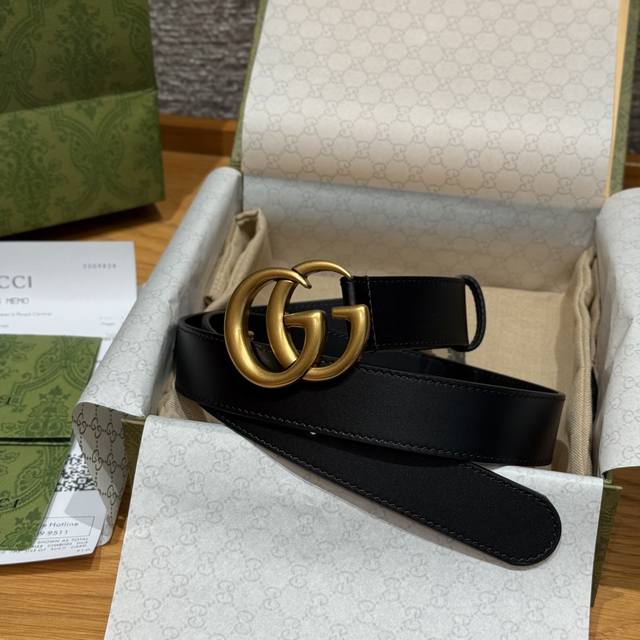 New men's belt, continuing to lead the trend of the new G brand collection, show