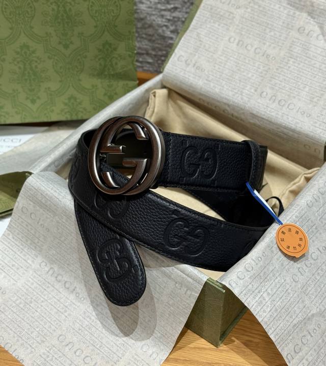 Wide Belt with Interlocking Double G Buckle A signature element from the classic