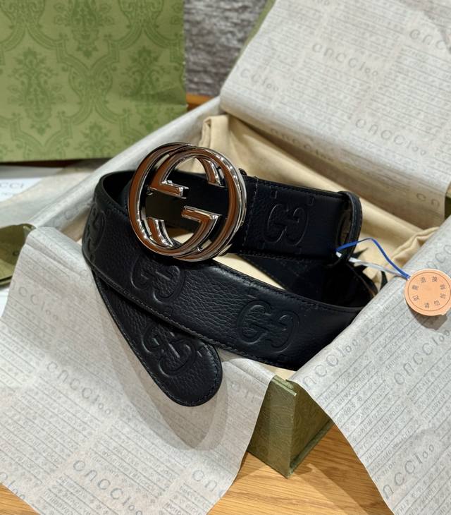 Wide Belt with Interlocking Double G Buckle A signature element from the classic