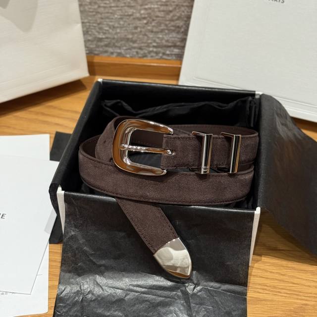 Western Medium 25mm Leather Belt This belt is made of suede cowhide leather with