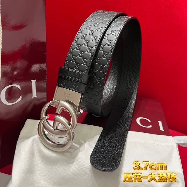 Top-tier replica of the original from Giorgio Armani, 3.7mm wide. A classic desi