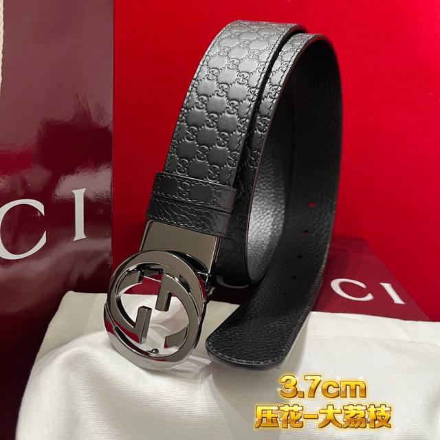 Top-tier replica of the original from Giorgio Armani, 3.7mm wide. A classic desi