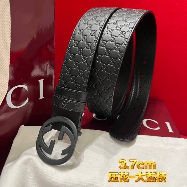Top-tier replica of the original from Giorgio Armani, 3.7mm wide. A classic desi
