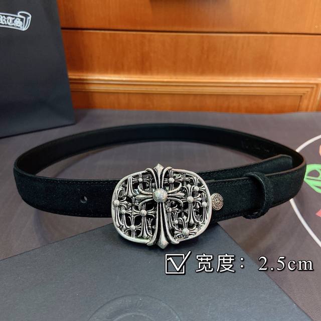 克罗心腰带。Mini墓葬可拆卸黄铜镀925银五金搭配原版头层牛皮，宽度2.5厘米， 整体风格融合了摇滚朋克、哥特、街头嘻哈等元素。立体雕刻匠心工艺， 尺码90～