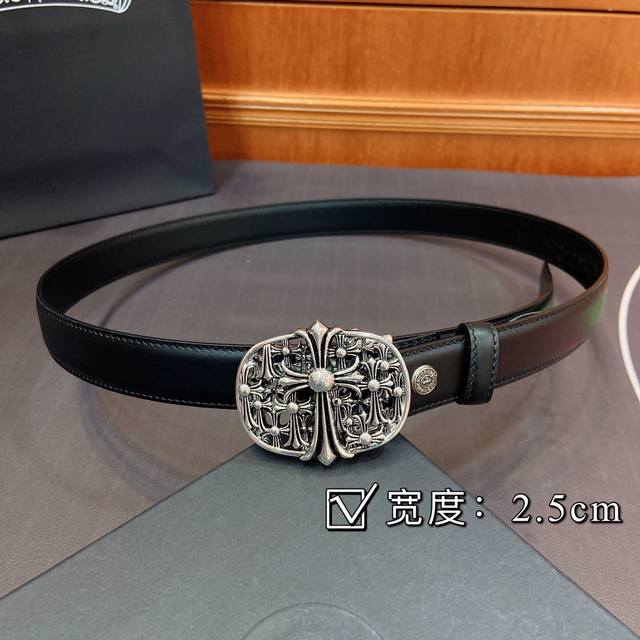 克罗心腰带。Mini墓葬可拆卸黄铜镀925银五金搭配原版头层牛皮，宽度2.5厘米， 整体风格融合了摇滚朋克、哥特、街头嘻哈等元素。立体雕刻匠心工艺， 尺码90～
