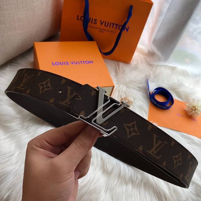 Brand: Louis Vuitton Size: 39mm (Authentic SizeHardware: Premium steel buckle fr