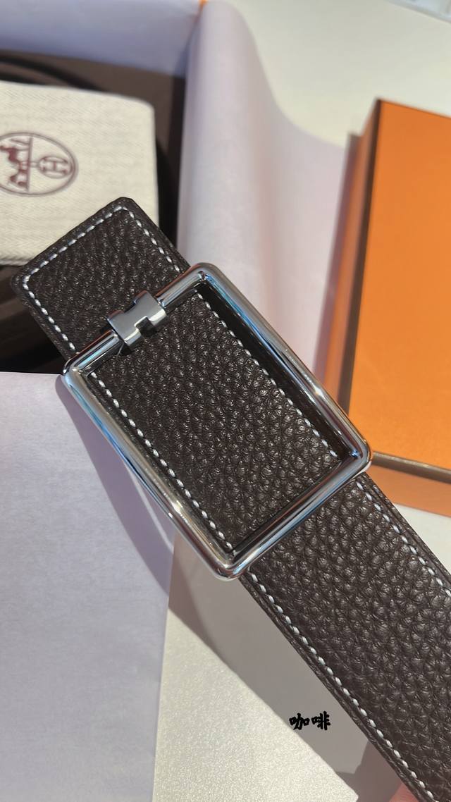 Encircling the waist, capturing exquisite details, this brand, which has captiva