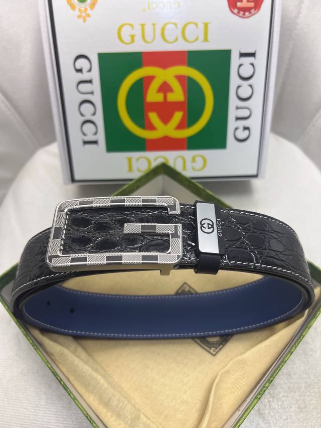 Gucci original single-grain cowhide with stone grain finish, lining with blue pl