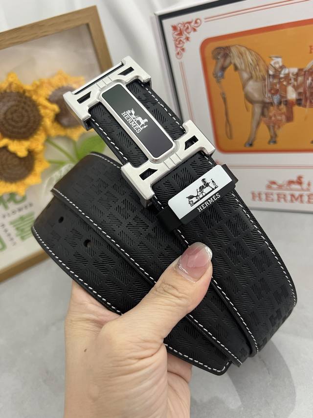 品名：爱马仕.HermèS 原单 材质：原单牛皮腰带 百分百头层牛皮腰带保证真皮，24K纯钢扣，专柜原单品质、做工精细，时尚大牌，送人自用首选 包装： 请认准如