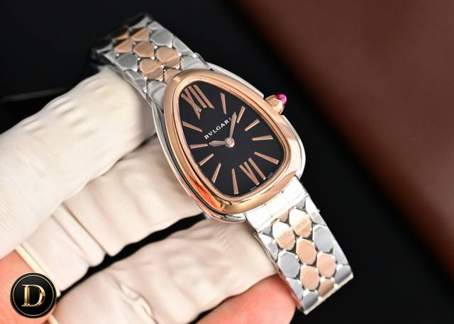 Bvlgari宝格丽女士腕表，最新款镶钻版Serpenti Seduttori鎏光蛇影腕表瑞士原装石英机芯！超美腻 佩戴方式很特别 像被蛇缠绕～十分别致！搭配起