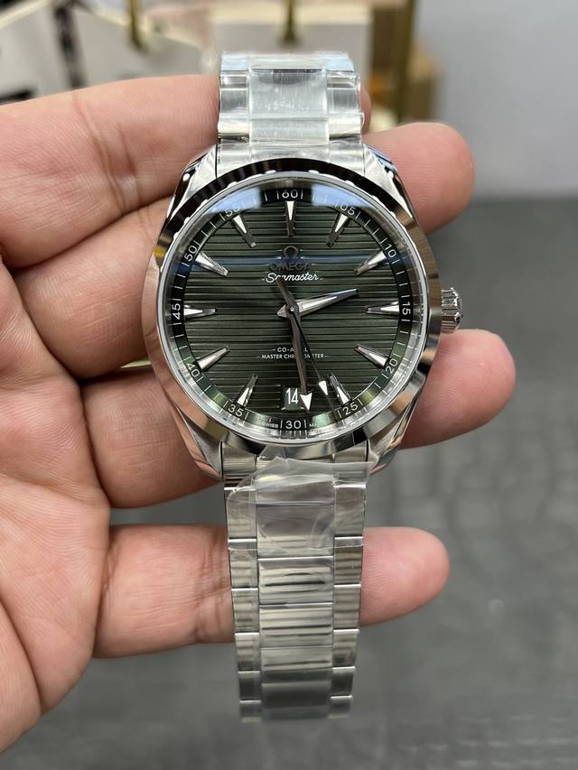 Vs欧米茄海马 系列 柚木绿面 41.5Mm*13.5Mm 搭载8900同轴一体机芯