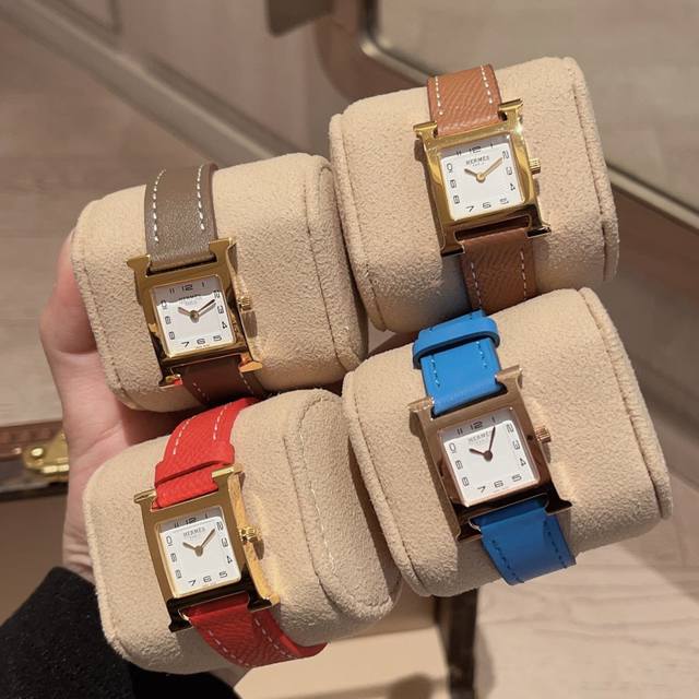 Heure H腕表 中号26X26 小号21X21毫米，镶嵌112颗钻石，防眩蓝宝石水晶镜面，白色天然珍珠母贝表盘，瑞士石英机芯，可自由搭配手拆卸意大利牛皮或美