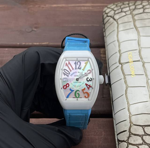 V32 Abf 法穆兰 女装游艇新款 32Mm 完美尺寸 搭配瑞士原装机芯 品质保证