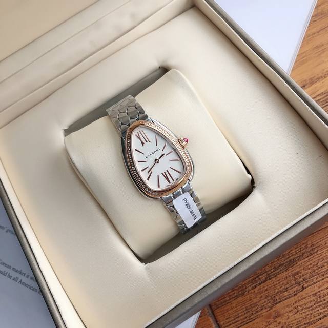 Bvlgari宝格丽女士腕表，最新款镶钻版Serpenti Seduttori鎏光蛇影腕表超美腻 佩戴方式很特别 像被蛇缠绕～十分别致！搭配起来非常吸睛可优雅可