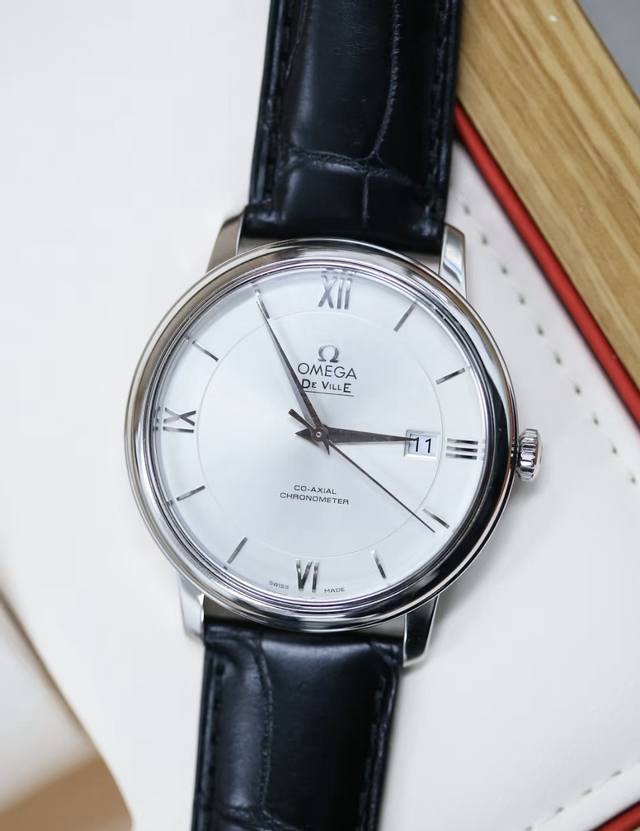 A must-have for men, De Ville 424.13.40.20.02 1 39.5mm silver dial stainless ste