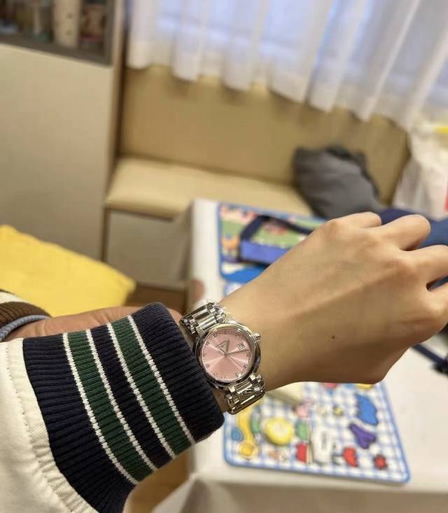 Longines浪琴 心月系列 石英机芯 30米防水 女表 瑞表 30Mm 粉色表盘 精钢精钢表壳 精钢精钢表带
