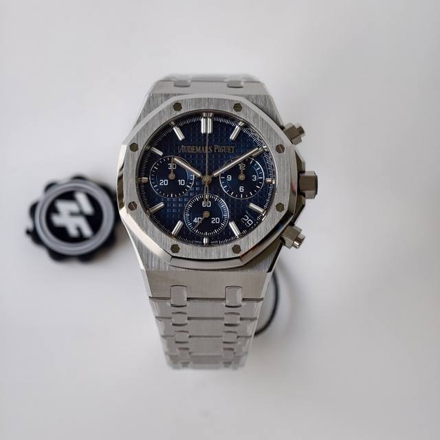 Zf's new Audemars Piguet Royal Oak 26240 watch, with its angular design and time Zf's new Audemars Piguet Royal Oak 26240 watch, with its angular design and time