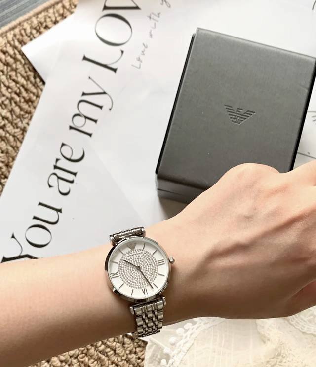 Emporio Armani阿玛尼 满天星 腕表 石英机芯 不锈钢表带 白色表盘 女表 30米防水