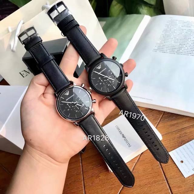 原单Armani 阿玛尼经典休闲商务款，316钢表带，型号Ar0389。黑色表盘，三眼设计，带日期，表盘直径43Mm 矿物质玻璃镜面，清晰高透，设计超级精致，表