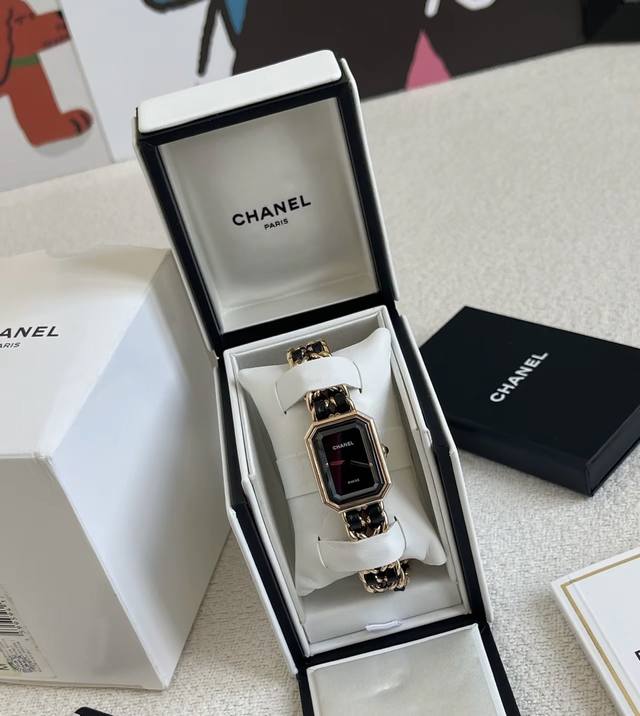 Chanel香奈儿 Chanel premiere 腕表 石英机芯 精钢皮革表带 26Mm 黑色表盘 女表 时尚潮流