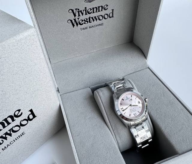 全都选粉色，好的我也爱粉色！ 啊啊啊忘记拍手上戴三只表的颜色对比照片了 就是蓝绿色在银色表盘对比下就不是很明显，粉色戴上这俩黯然失色啊啊于是就立刻拿下了小号28