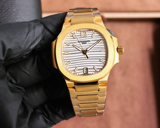 鹦鹉螺7118系列高颜值女表，金色高级又显白 2025超神之作 顶级版本 百达.翡丽运动优雅鹦鹉螺女款腕表pp9250强势来袭！欢迎对比细节： 1搭配定制版90