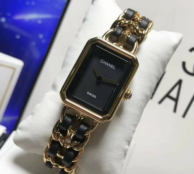 中古女表设计的天花板 香奈儿 1987年 Coco Chanel 应邀 为好莱坞女星 Gretagarbo 设计一款女表自此 Chanel permiere 方