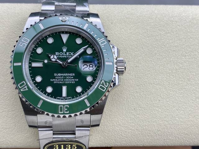 C厂劳力士116610绿水鬼 Clean厂真正的Clean V4最新版本圈口，手工打磨立体指针不用再更换代用指针了。 黑绿钢色水鬼，沿用Ar钢带。 Clean间