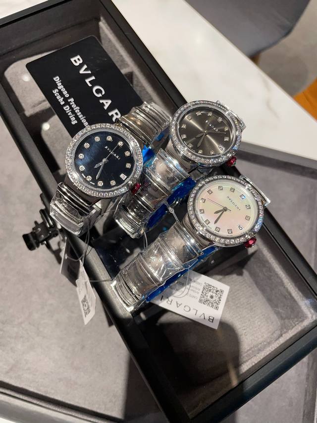 钻440Bvlgarl宝格丽 系列腕表，这是女神专属的唯美单品，高贵奢华而内敛，百搭神器又有无限气质高雅，质量壳套更是完美，316L精钢，钻刻面，搭配蓝宝玻璃，