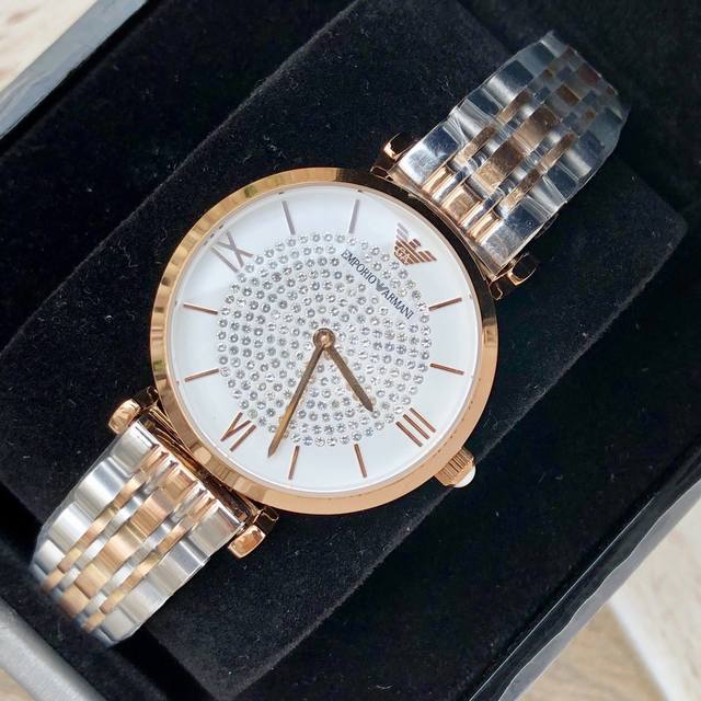 阿玛尼石英女表，Ar1926，原装进口机芯，满天星内圈，璀璨夺目，一见倾心，优雅大方，316精钢表带，双按蝴蝶扣，表径~32Mm。