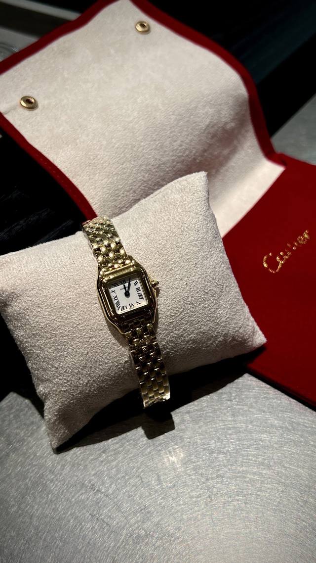 Bba 猎豹系列 新增迷你号 19Mm*25Mm 原版瑞士进口石英机芯# 走时稳定 续航足 2-3年更换电池～ 采用进口316L精钢表壳，全部壳套都是开模定制的