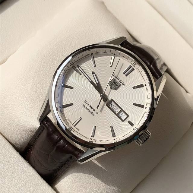 New TAG Heuer, stunningly beautiful, is now available! Carrera series dual date