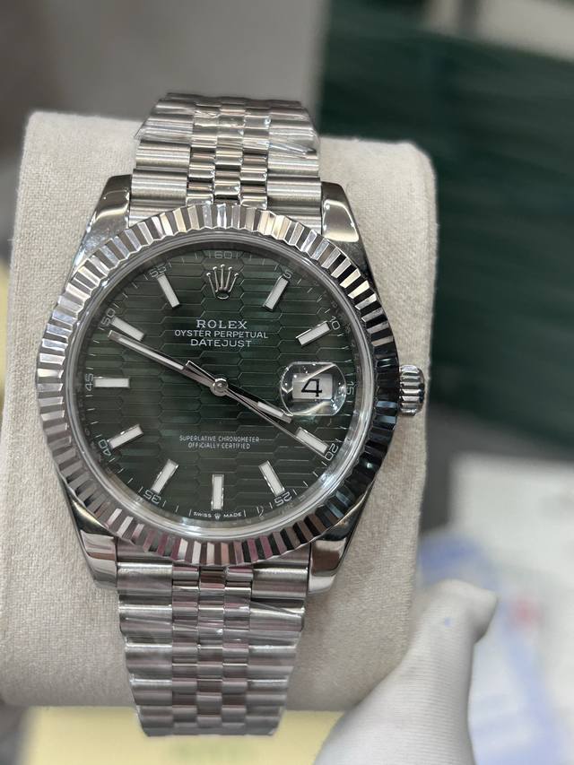 独家实拍图 劳力士日志系列 Rolex Datejust 型号M126334-0030水波纹绿盘 公价￥ppp114140 直径41Mm 机芯 瑞士3235机芯