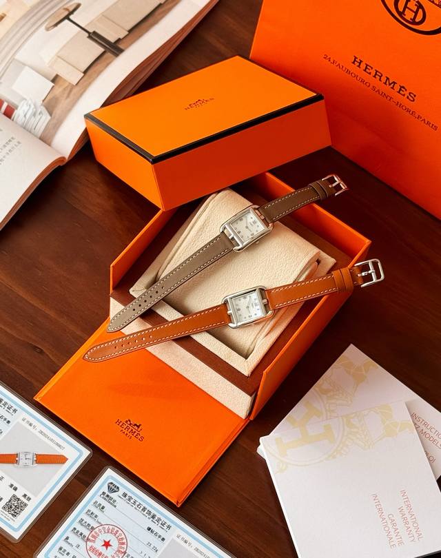 少量精品！Hermes Cape Cod 系列石英腕表，养马人都绕不开的猪鼻子腕表，时尚优雅的造型，搭配真钻刻度尽显奢华，好东西其实大家一看就懂～ 长方形猪鼻子