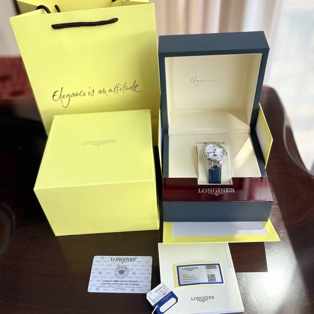 2026年专柜同步新款极具奢华感 新款月相石英版本！ 圆润的星月令人神往，这就是浪琴星月系列，其魔幻般的优雅魅力吸引着所有倾情于现在精致优雅风尚的女性！ 浪琴心