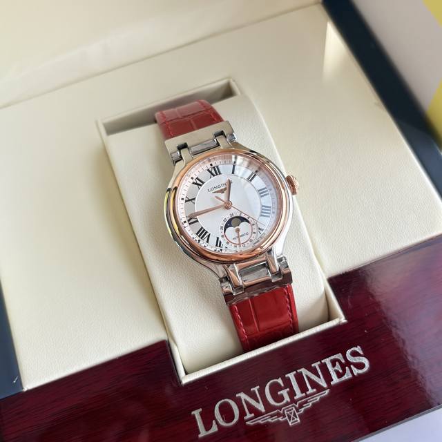 2026年专柜同步新款极具奢华感 新款月相石英版本！ 圆润的星月令人神往，这就是浪琴星月系列，其魔幻般的优雅魅力吸引着所有倾情于现在精致优雅风尚的女性！ 浪琴心