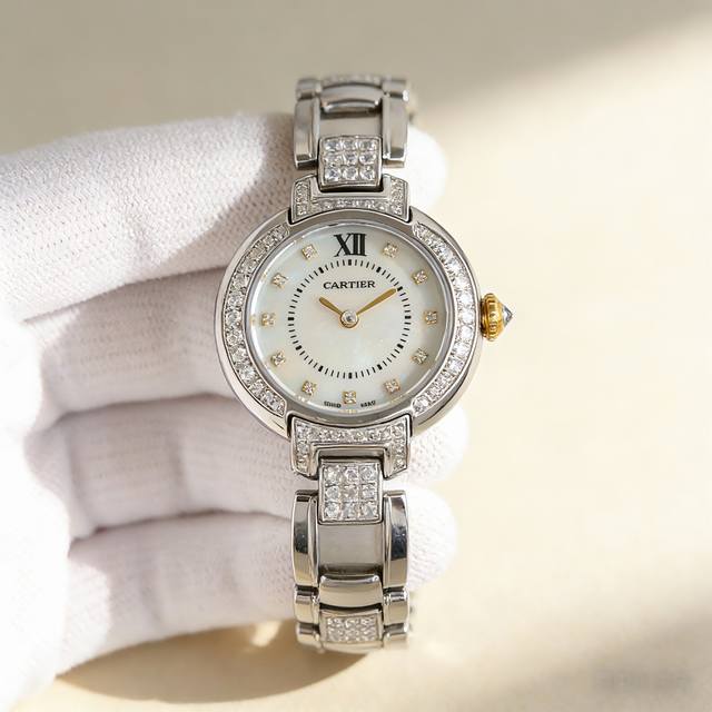 全面升级版到货同价 卡地亚-Cartier升级内容如下，机芯精简版C1Ct163正式面世，指针高度通过改良浓缩进一步压缩到了11个丝，姐妹们可搜索下能在机芯上加