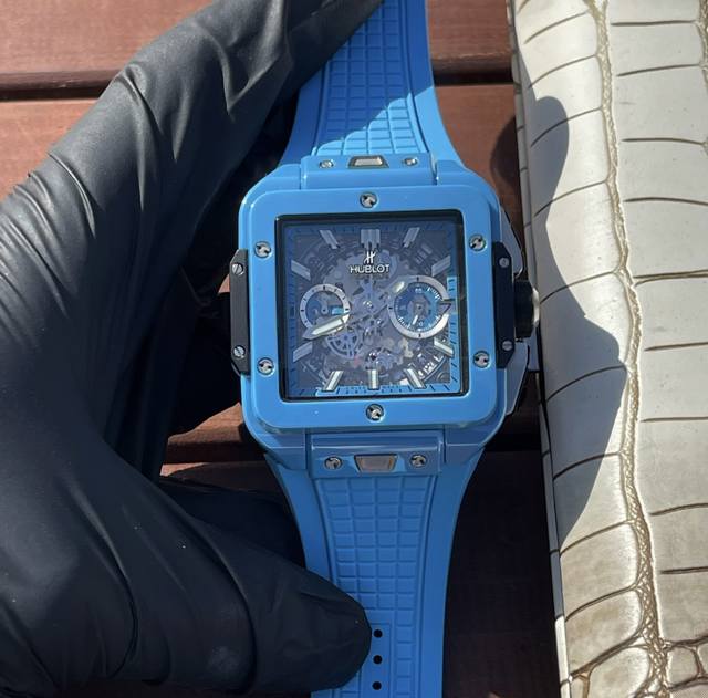 Hublot New A Blend of Texture and Beauty Hublot Pure Ceramic Watch Pioneering Th