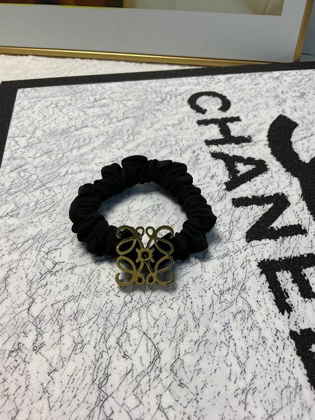 Loewe罗意威 Loewe皮筋 经典钛钢爆款皮筋发圈 谁带谁好看 单个