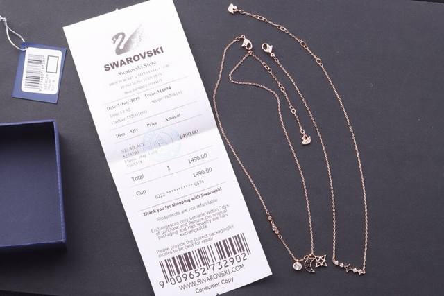 施华洛世奇Swarovski 星月双层链 项链 一款项链 由两条独立的项链组成,可以单独佩戴 可以两条一起佩戴！一款三戴 ，上身超级好看。
