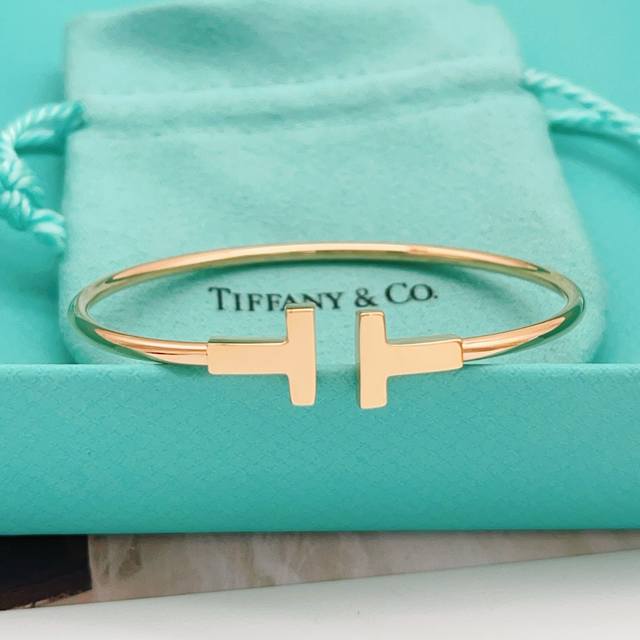 Tz022 Tiffany*帝芙尼最新款玫瑰金光面双T手镯 一致Zp黄铜材质，非常的上镜设计很特别值得入手高级手工坊系列