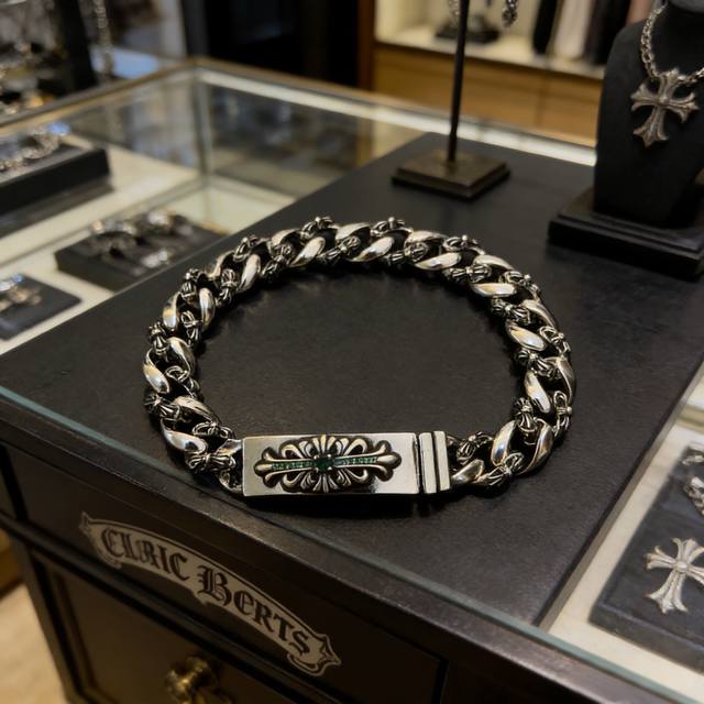 New boutique quality Chrome Hearts classic retro green diamond cross flower half