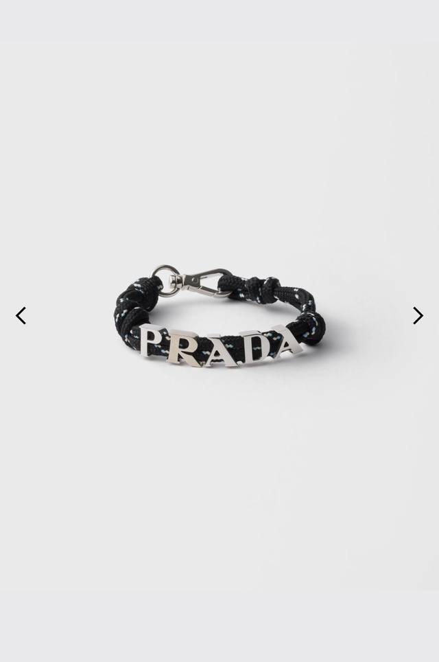 prada 普拉达 手绳 手链，爆款新品 精致耐看 华丽登场，整体细节非常令人惊喜，典雅而时尚，突显法式高雅气息。 码数：女码 男码。