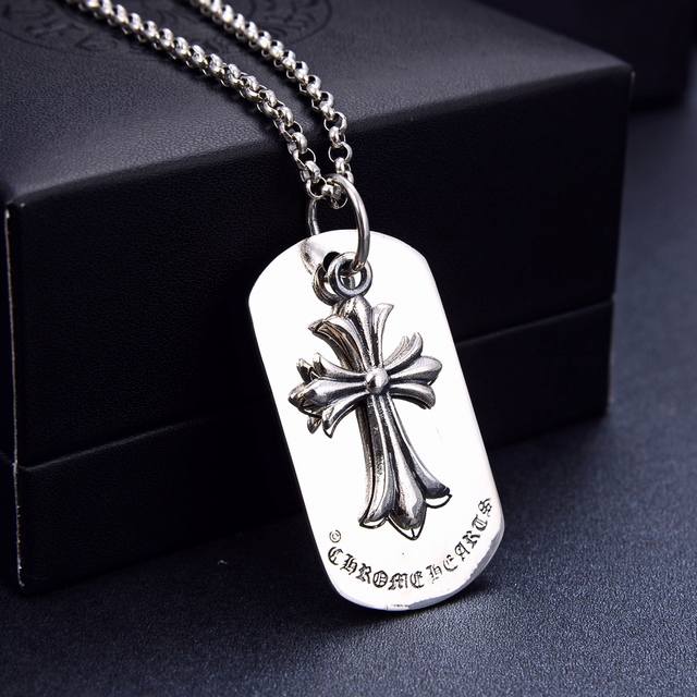 热卖款Chrome Hearts 潮牌 克罗心 男女款双十字架吊牌 个性军牌，