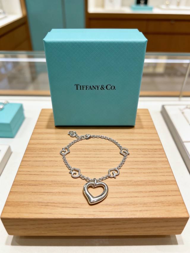 蒂芙尼手链 Tiffny&Co. 专柜精工银版本 明星同款 复古做旧风 原版复刻 纯手工打造 ～正品开模潮流时尚必备 男女均可佩戴 情侣款同款 摇滚朋克银风格