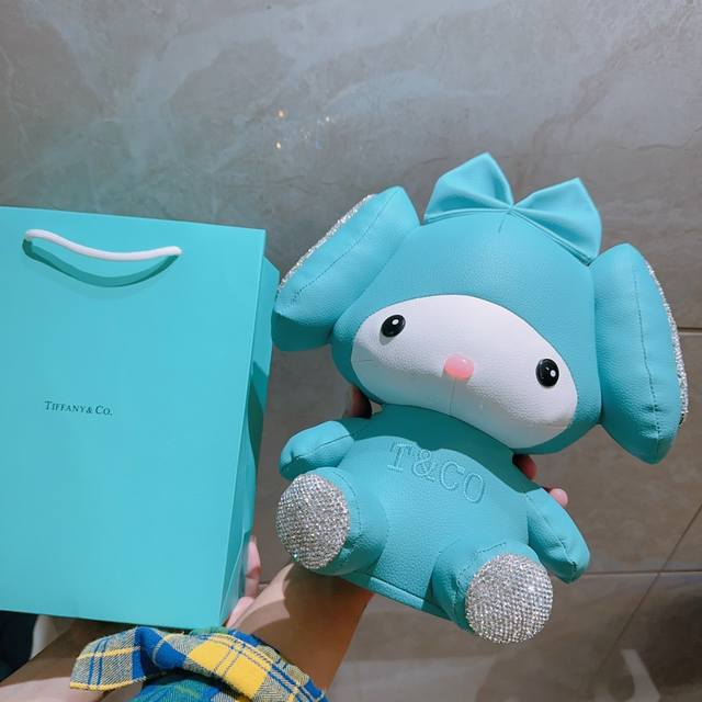 新品蒂芙尼公仔 最新款公仔摆件档次更高明星同款经典款联名设计这款一直在出 蒂芙尼里面热卖款