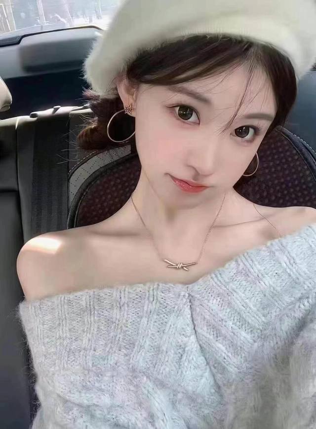 Tx022 Tiffany*帝芙尼光面绳结金色项链 一致Zp黄铜材质，非常的上镜设计很特别值得入手高级手工坊系列